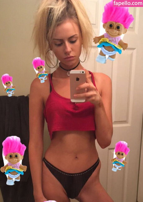 Maddie Phillips nice model image