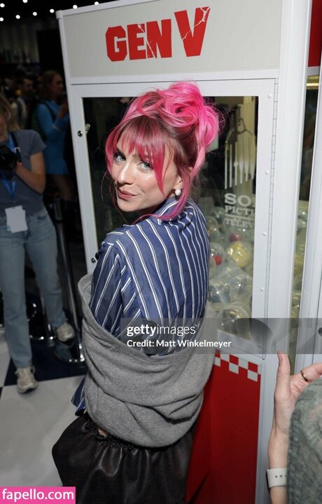 Maddie Phillips model naked galleries