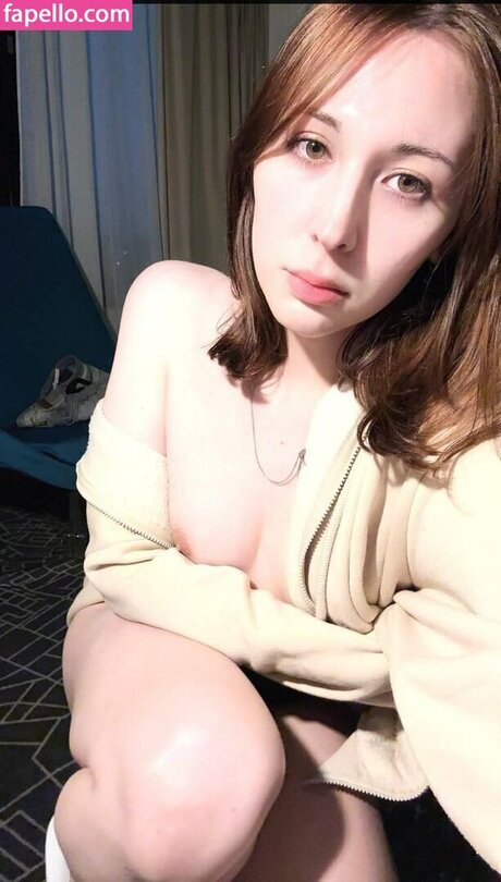 fumimochi model sexy pics