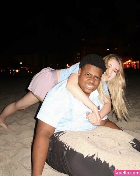 Liltaybepoppin pornstar erotic img