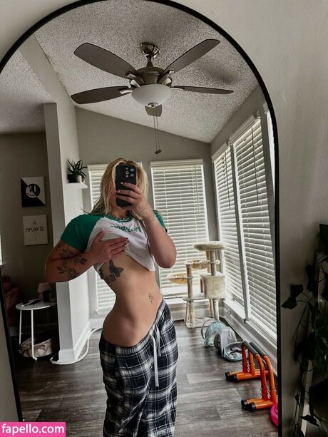 Alilangert actress pic