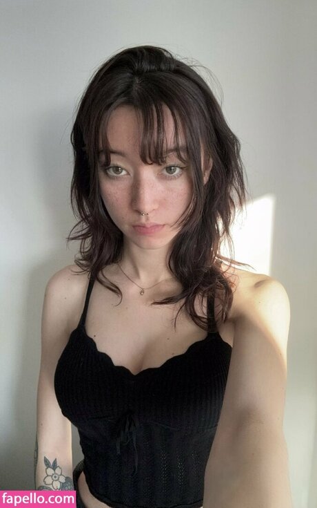 kaerisake nude model archive