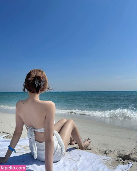 iceyyyzhou model hot image