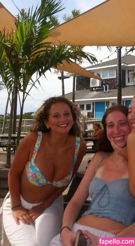 Nina Cotroneo pornstar pretty images