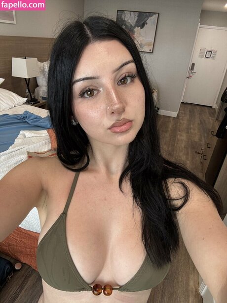 hldmahnd model erotic pics