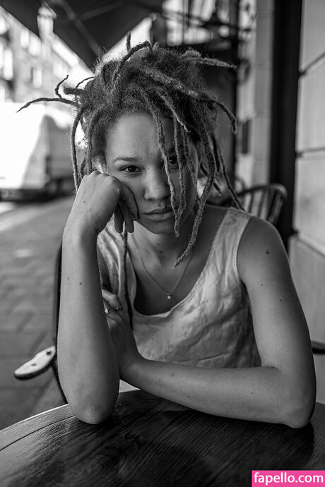 Ayoola Smart model adult pic