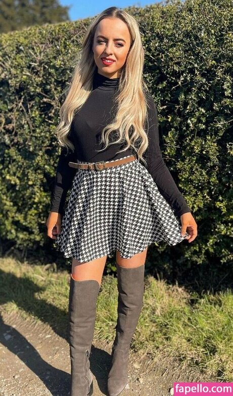 Eleanorruthwilliams model hot picture