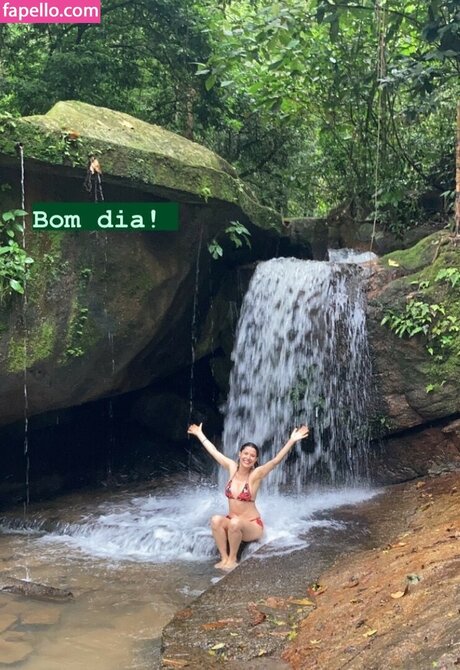 Manuela Do Monte hd actress photos