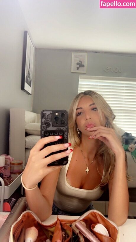 Lyla Lane hd actress pics