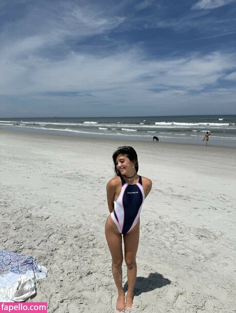 Angelina Fishtank exclusive star img