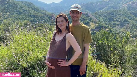 Bonnie Right model art gallery