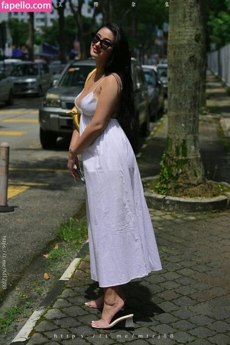 Amelie Qin pornstar xxx photo