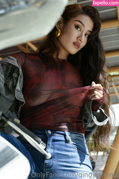 Amelie Qin nude star picture