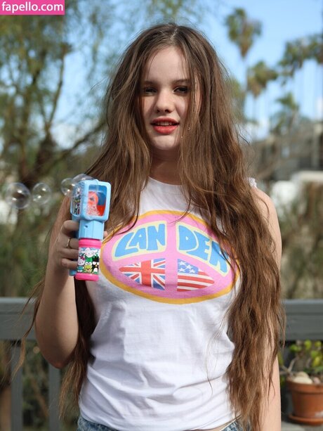 Isabella Ardley model pretty pictures