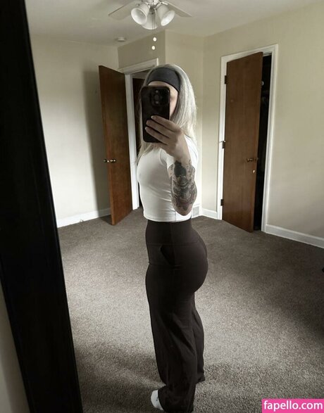 Araya Rose erotic model picture