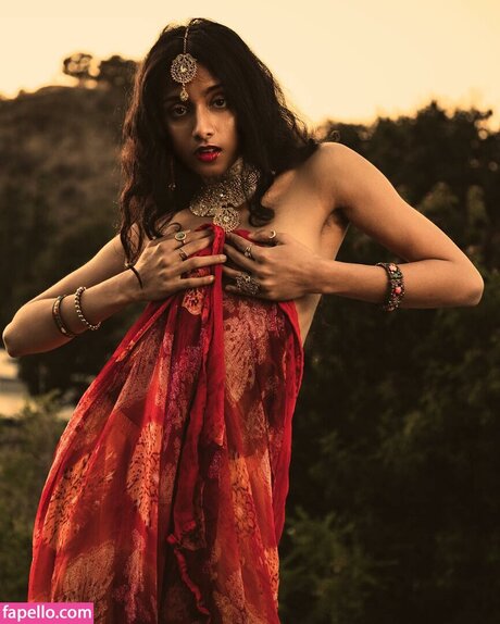 Aathira Rajeev star perfect image