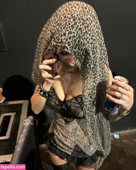 Trinity Manaj star pretty galleries