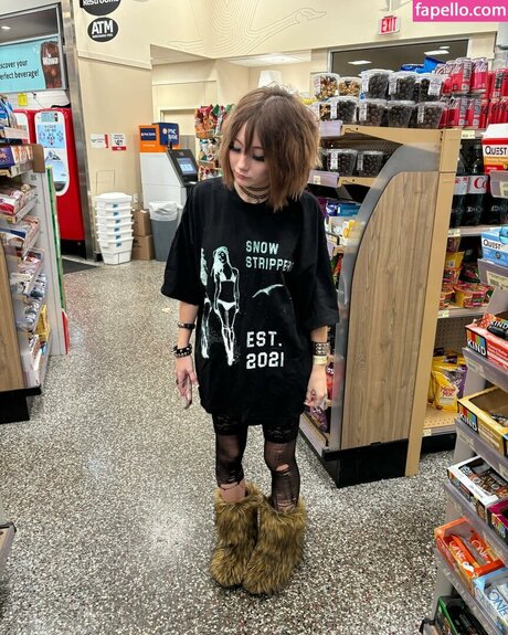 Trinity Manaj erotic actress galleries