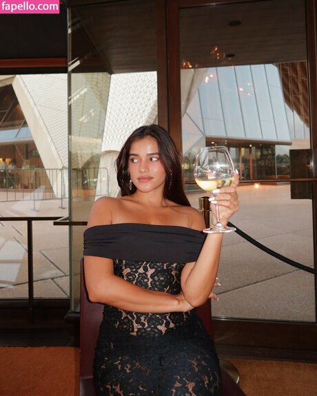 Meghna Kaur model hot img