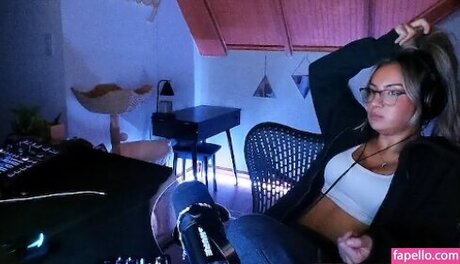 Honeyxxo sexy pornstar photo