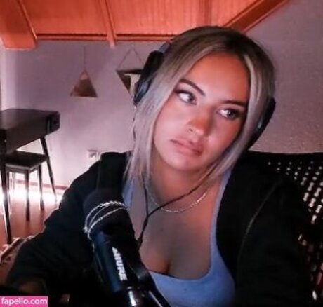 Honeyxxo beautiful model photos