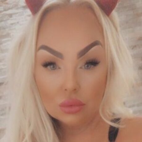 Mercedes Twitter Milf xxx star photo