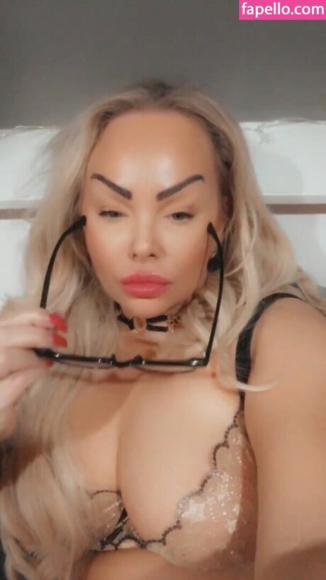 Mercedes Twitter Milf art pornstar images