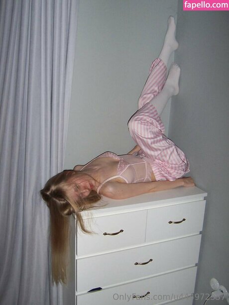 evija lace high quality model picture