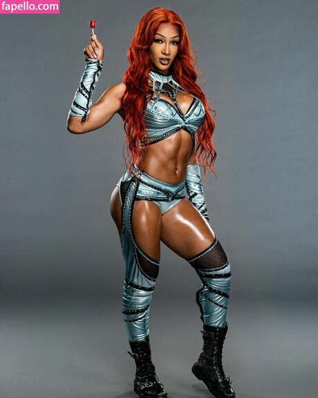 Mara Sade model perfect images