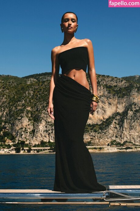 Alexandra Saint Mleux high quality star gallery