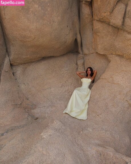 Alexandra Saint Mleux star hd archive