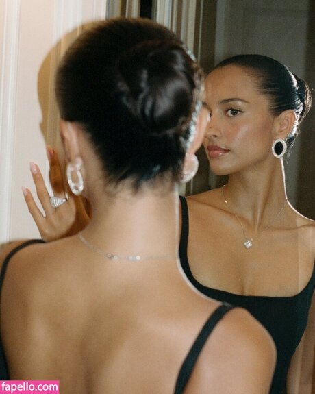 Alexandra Saint Mleux star erotic galleries