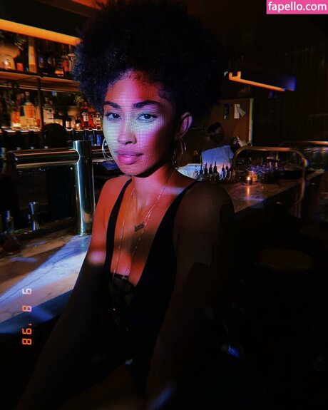 Jasmine Chola best model pic