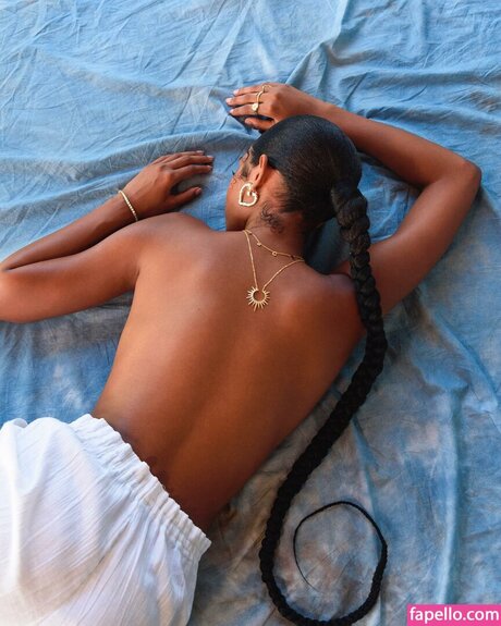 Jasmine Chola star hot images