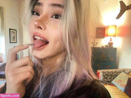 Eieniffy pornographic model images