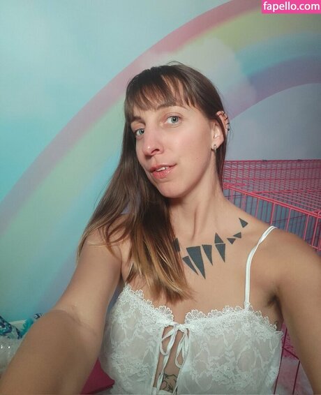 Rea Doren model art gallery