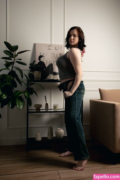 ThuBoppre model nude galleries