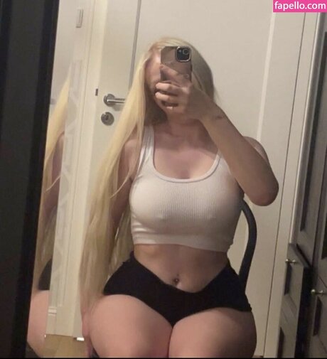 roxana lawniczak nude actress gallery