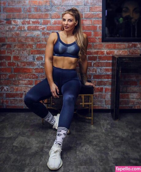 milf wife onlyfans nude image