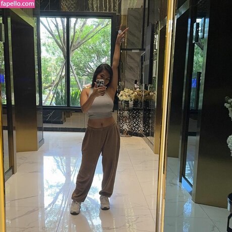 Miaandmonami perfect actress image