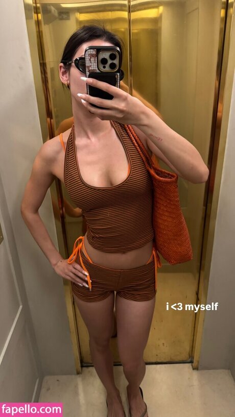 Chlo Gervais naked star pic