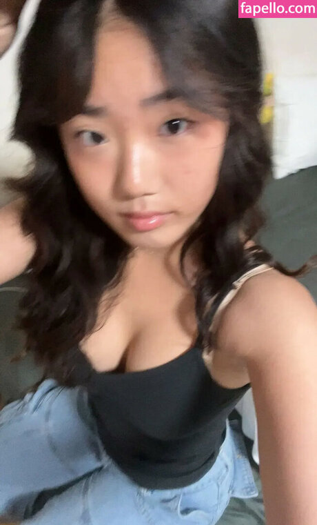 tiny asian onlyfans hot sexy pic