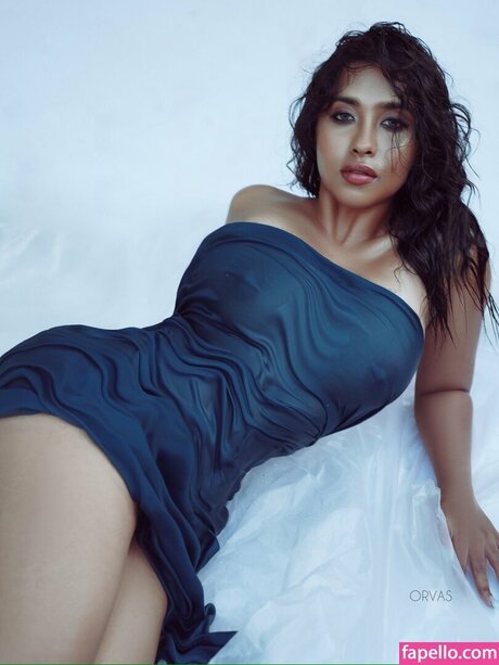 Debochan model adult archive