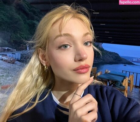 Duygu German nude actress pics