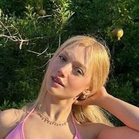 Duygu German porn model images