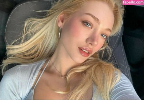 Duygu German naked pornstar photos