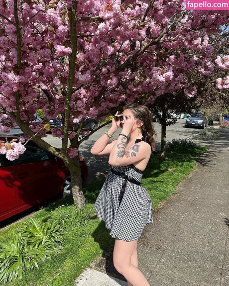 Msvioletvixxen model nude img