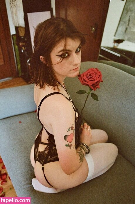 Msvioletvixxen free actress img