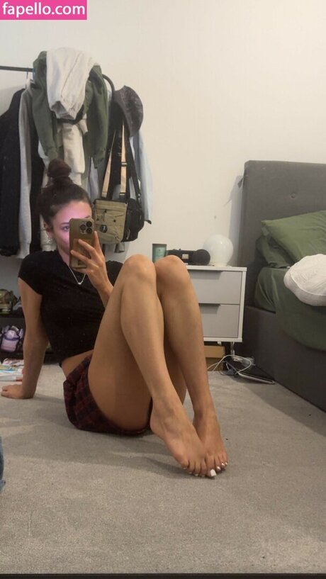 Elisha Walbyoff star top pic