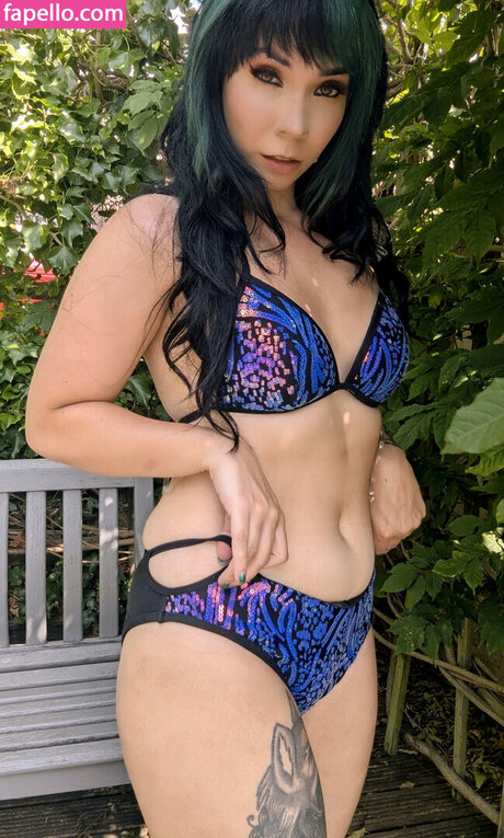 Chloe Drinkwater adult model images